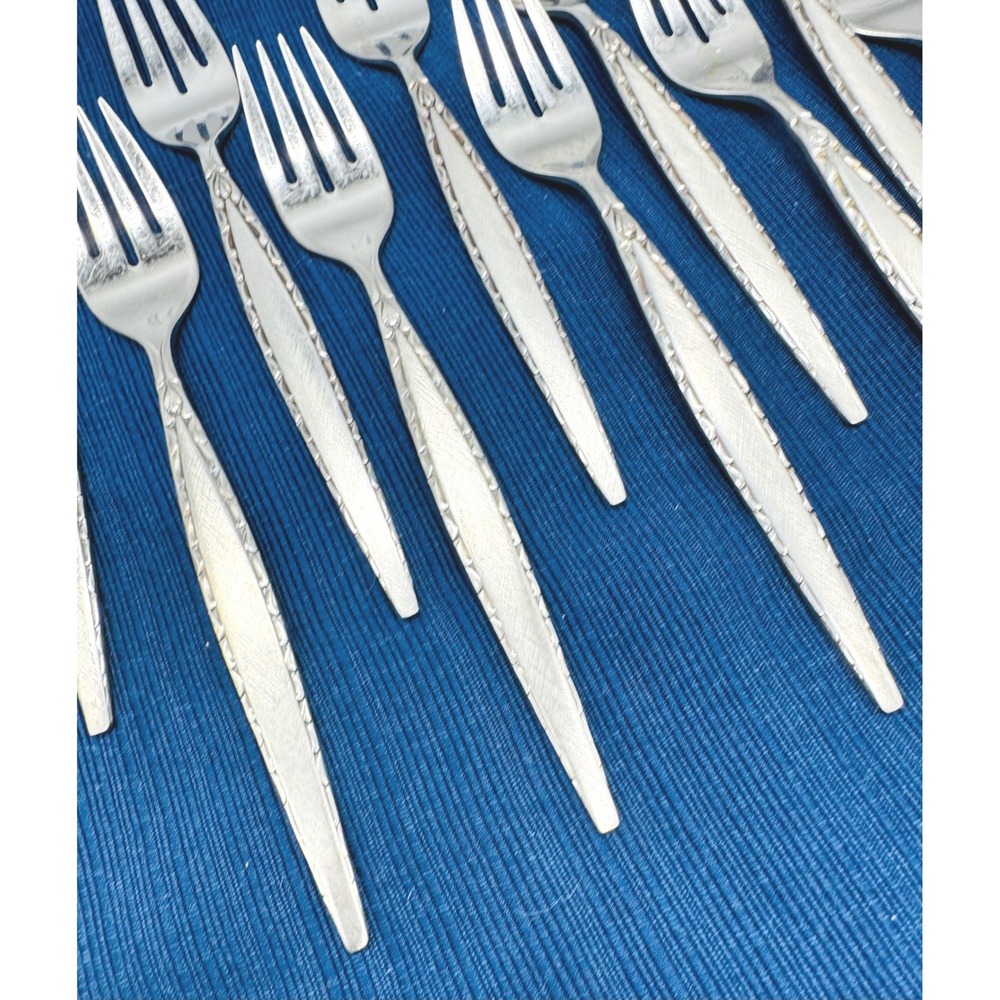 Oneida Community Venetia Salad Fork Set 12 Piece Stainless Silverware - Picture 3 of 6